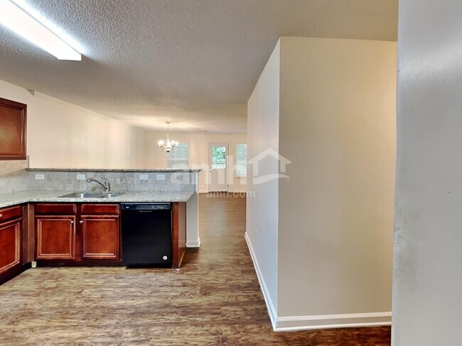 Building Photo - 364 Hidden Creek Ln