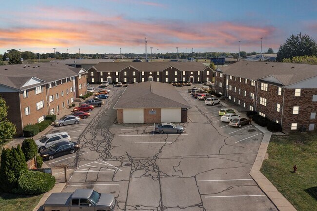 Foto del edificio - Cozy 1-Bedroom, 1-Bathroom Apartment easy drive to Honda
