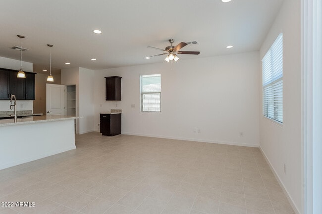 Foto del edificio - 4426 Greenleaf Dr