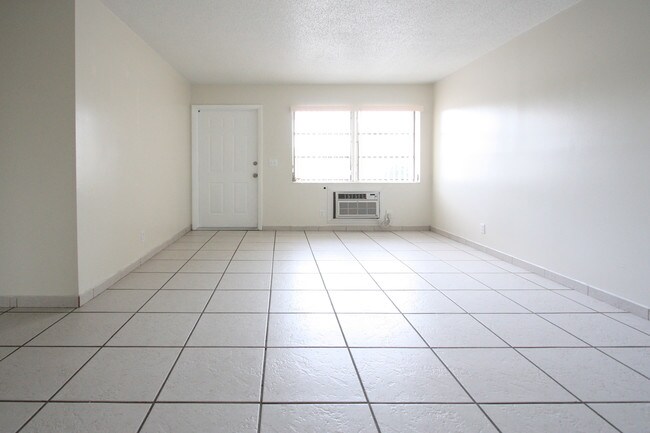 Building Photo - 4211 S Olive Ave