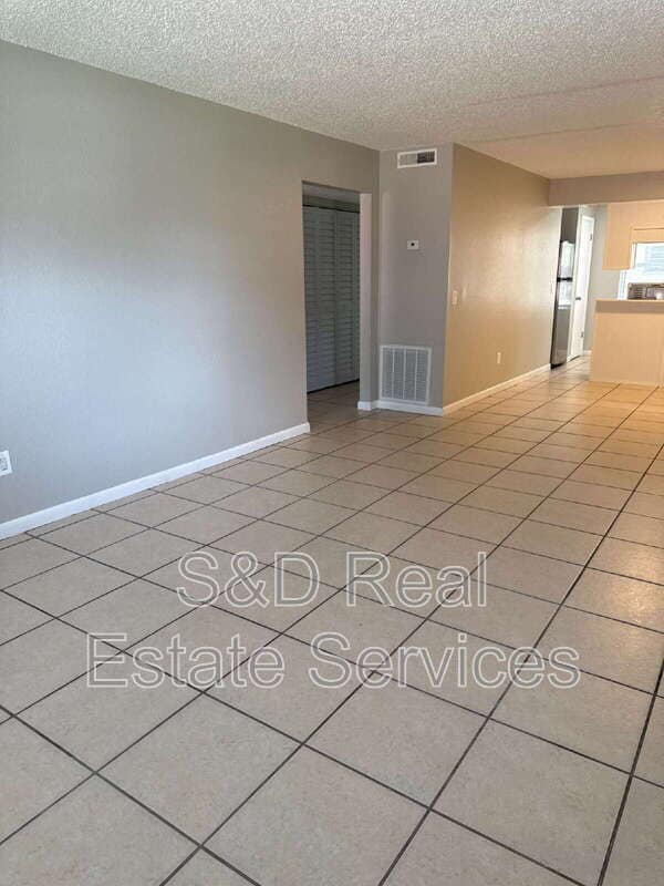 Building Photo - 3013 Allred Dr
