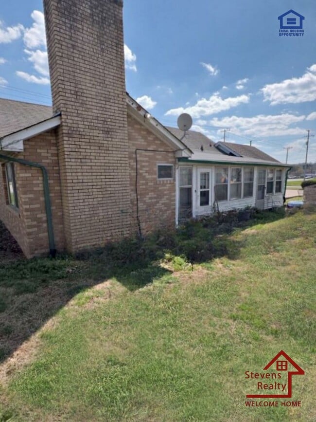 Building Photo - 1251 Dickerson Rd