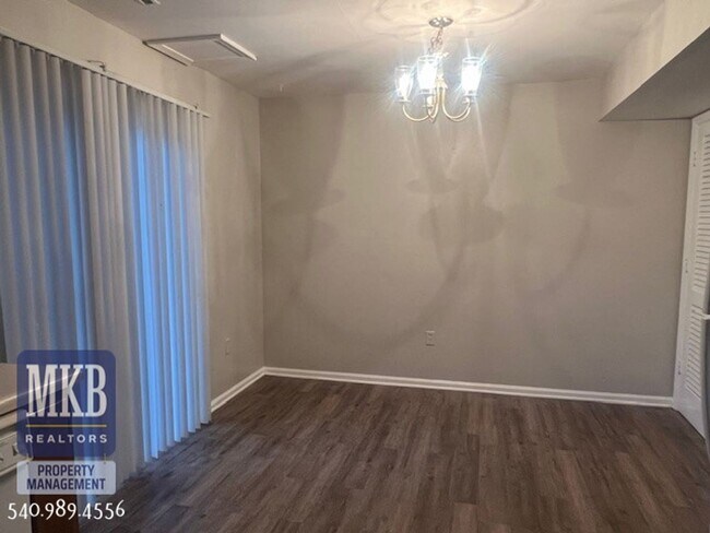 Foto del edificio - 2427 Brambleton Ave SW
