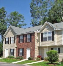 Building Photo - Bridge Pointe Apartments and Townhomes