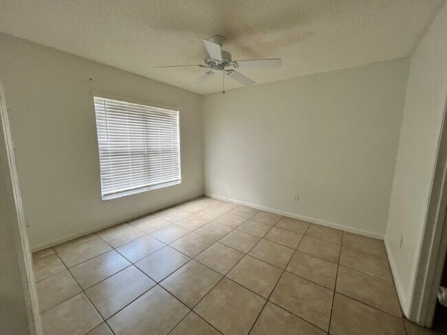 Foto del edificio - 2169 Cypress Bay Blvd