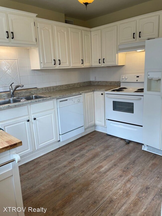 Building Photo - 2 br, 1 bath House - 323 N. Linden