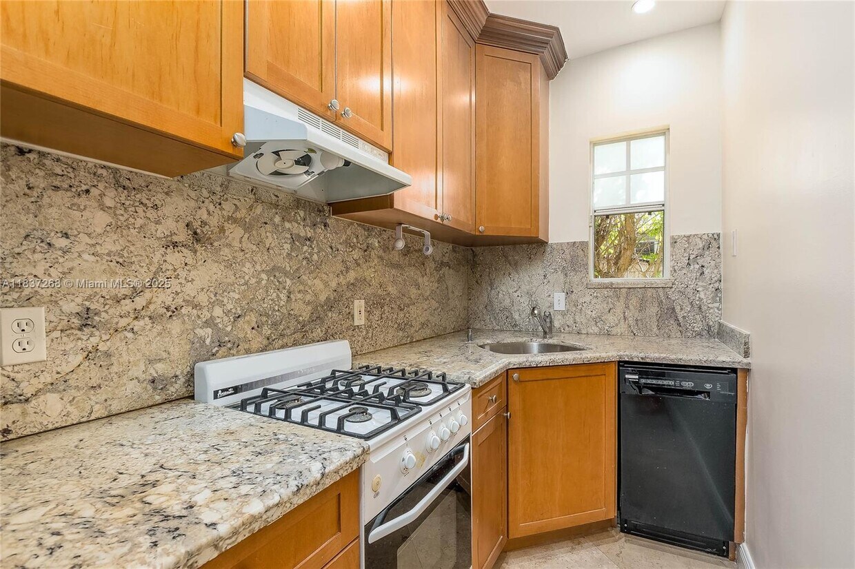 Foto principal - 814 Lenox Ave.