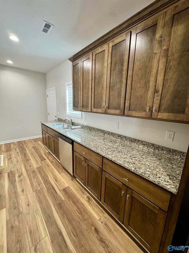 Building Photo - 16592 Jamilynn Dr