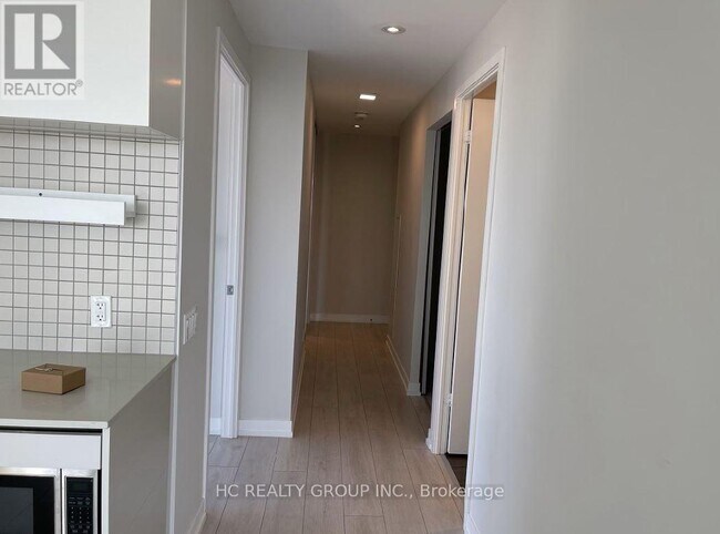 Photo du bâtiment - 5 Buttermill Ave.