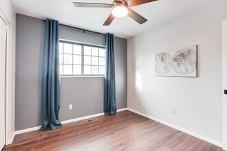 Building Photo - 8090 W Calhoun Dr