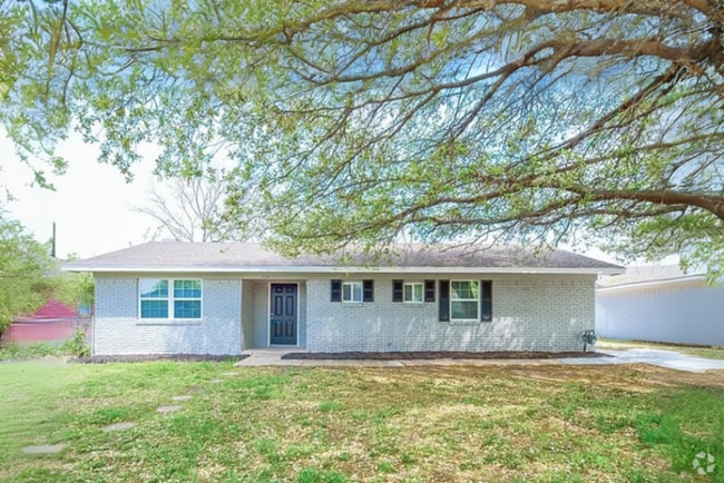 Building Photo - 1113 Westmoreland Dr
