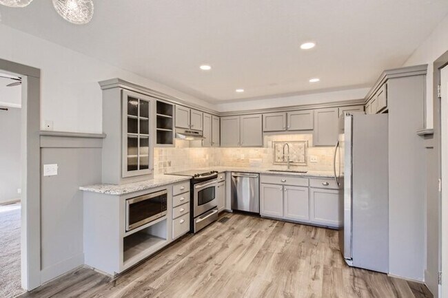 Building Photo - 109 Hermitage Drive