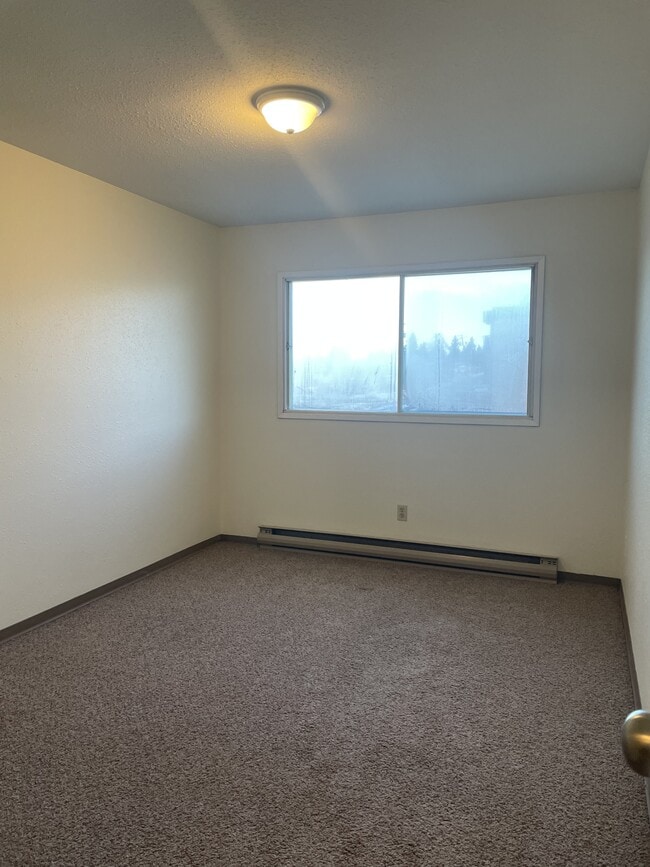 Building Photo - 8604-8687 87 Ave