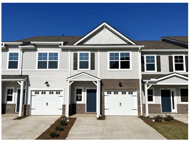 Building Photo - 207 Taylor Woods Ct