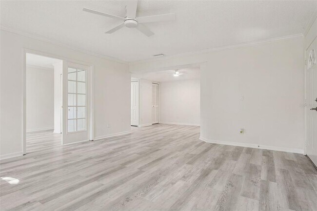 Building Photo - 2101 Fox Chase Blvd