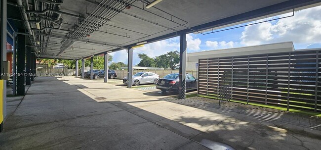 Foto del edificio - 1857 NW 24th St