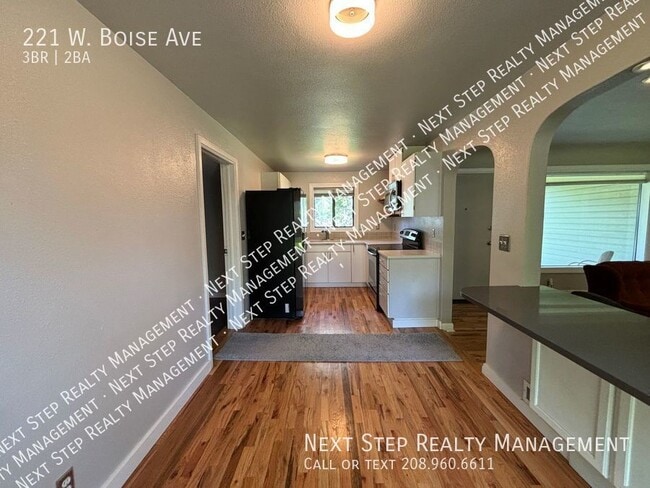 Building Photo - 221 W Boise Ave