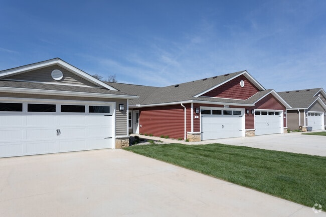 Building Photo - Redwood South Lebanon