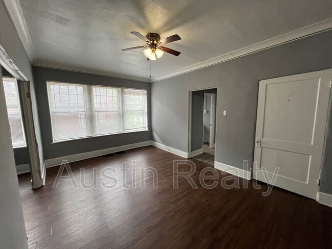 Building Photo - 1364 McCausland Ave