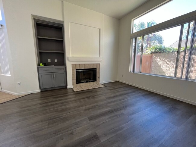 Building Photo - Bright 2-Bedroom Home in Gated Mira Mesa C...