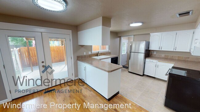 Building Photo - 3 br, 2 bath House - 1240 Whitman Street