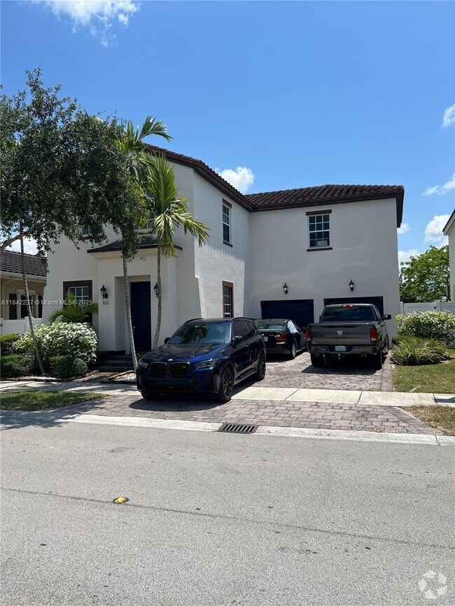 Building Photo - 9131 SW 172nd Ave