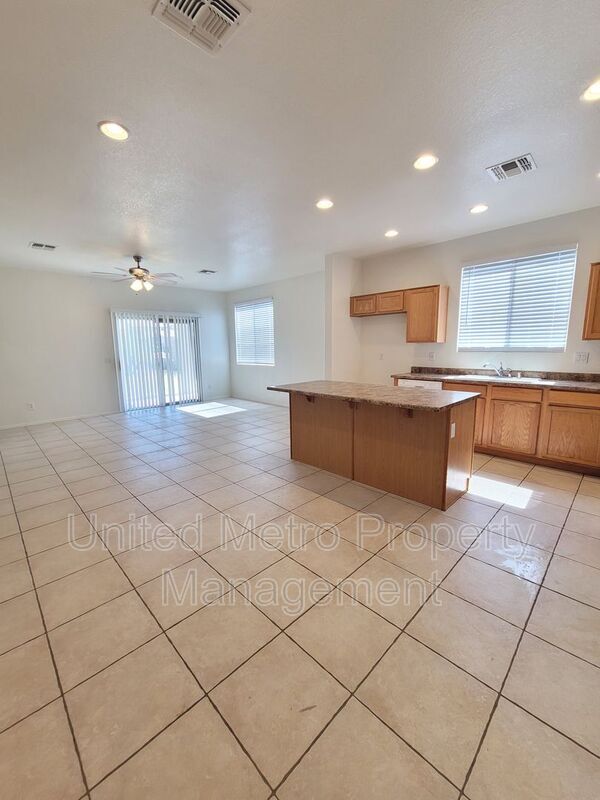 Building Photo - 817 S 120th Ave