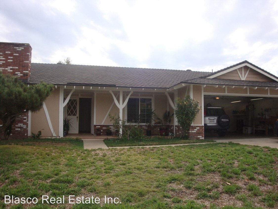 Primary Photo - 1390 Norwood Ct