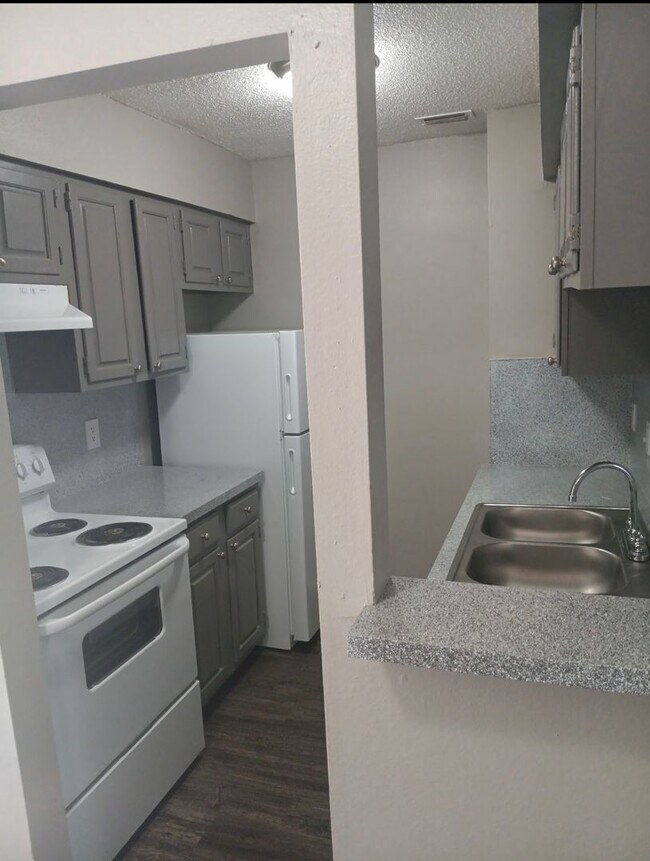 Foto del edificio - 2423 E 55th Pl