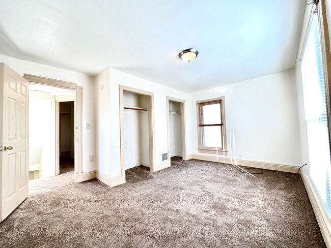 Foto del edificio - 8 W Lutton St