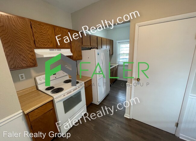 Building Photo - 2 br, 1 bath House - 1631 Watervliet Ave