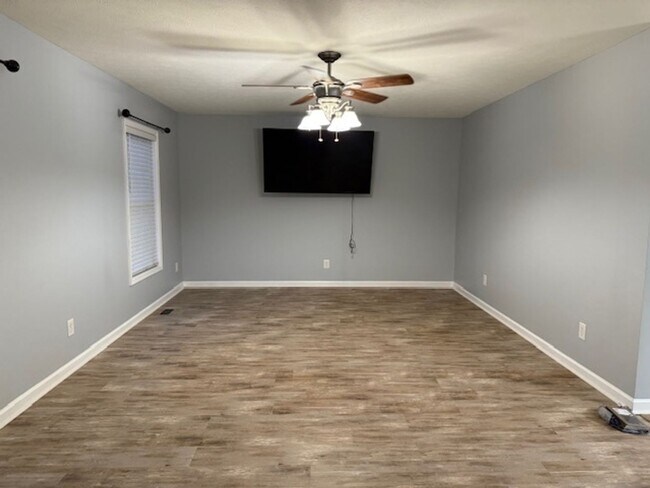 Foto del edificio - 199 Basin Dr