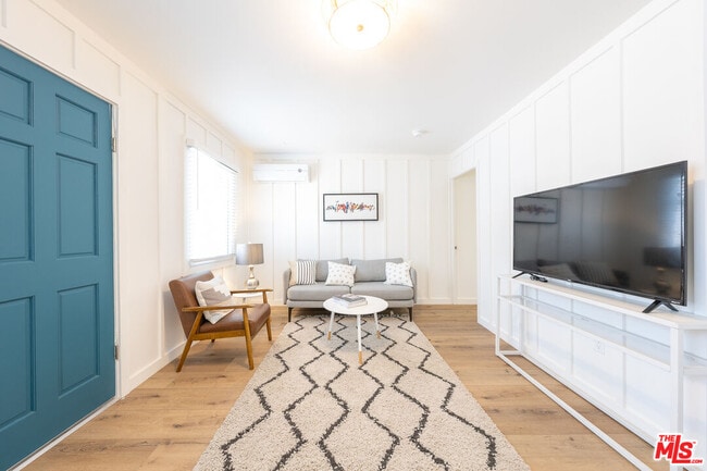 Foto del edificio - 314 N Venice Blvd