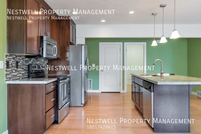 Building Photo - Great Top Floor Condo in Sugarhouse!