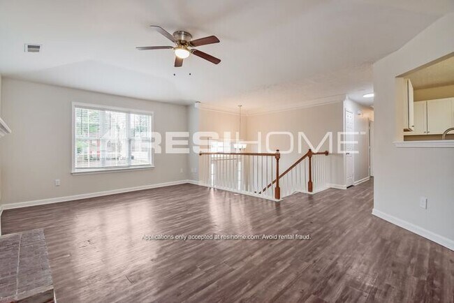 Building Photo - 4940 Promenade Drive Sw