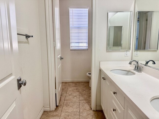 Building Photo - 14807 Harmony Ln