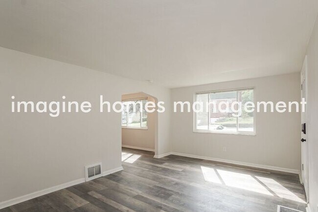 Building Photo - Charming 3 Bed 1 Bath in Fox Chapel School...