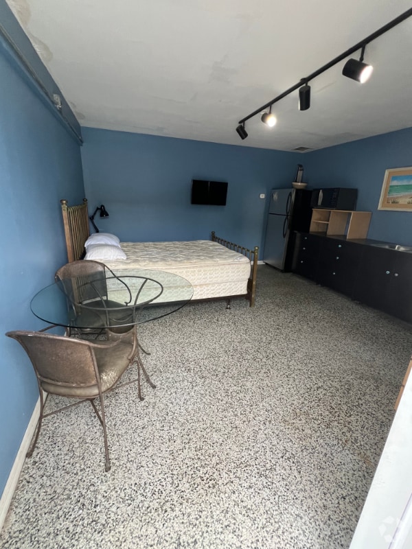 Monterey Apartments for Rent with Utilities Included Sarasota, FL 1