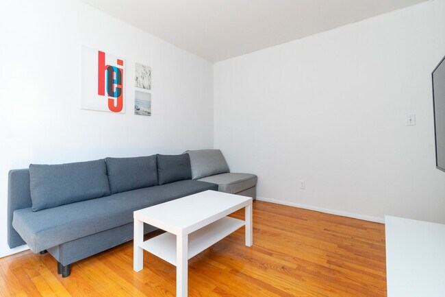 Foto del edificio - 1789 1st Ave
