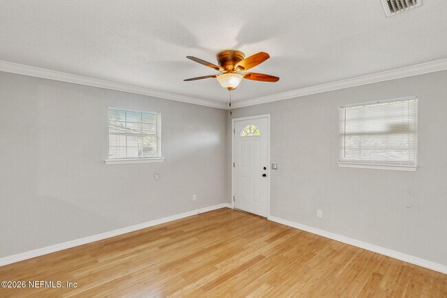 Building Photo - 4472 Melvin Cir E