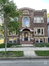 Building Photo - 2701 Harriet Ave