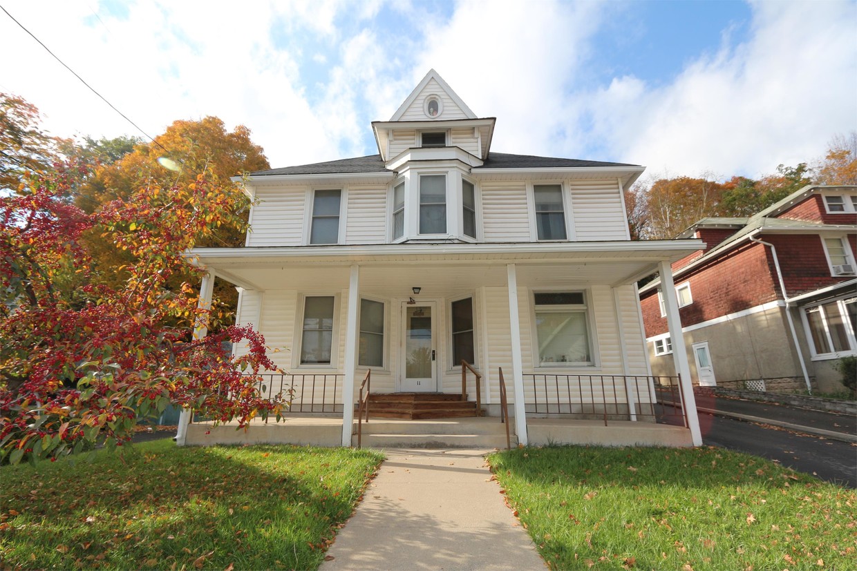 Primary Photo - 11 West St
