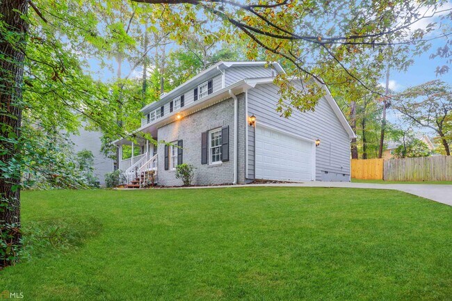 Building Photo - 1507 Hillside Dr SE