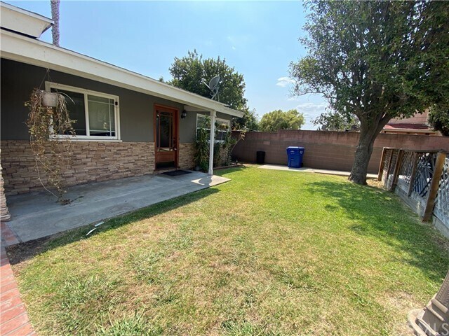 Building Photo - 12506 Floral Dr