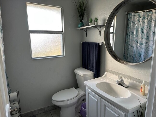 Foto del edificio - 2521 Lorraine St