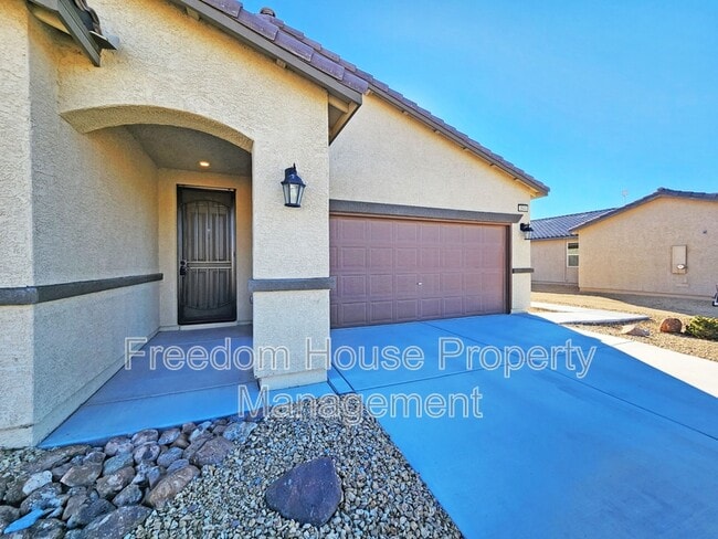 Building Photo - 3543 E Wallowa Dr