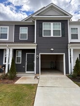 Building Photo - 143 College Dr