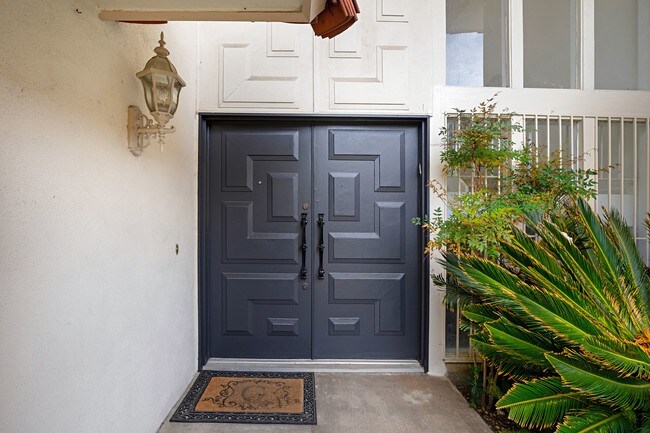 Foto del edificio - 2546 Westridge Rd