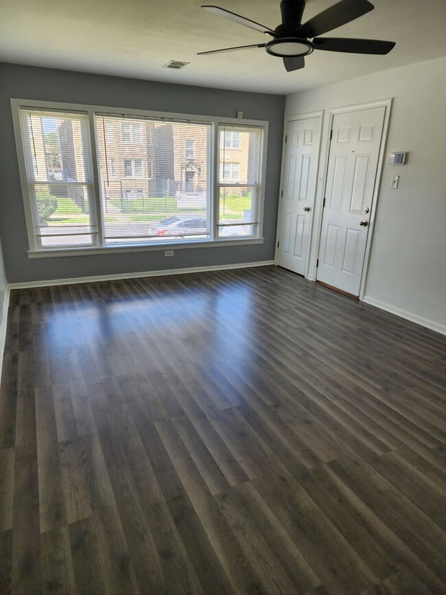 Building Photo - 7511 S Emerald Ave