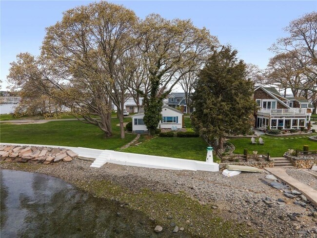 Building Photo - 369 Earle Dr